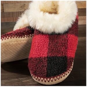 New Red & Black Buffalo Plaid Check
Faux Fur Comfy Women's Slippers